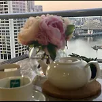 Lovely 2 Bedroom With River View With A Pool And A Gym In The Heart Of The Cbd Brisbane