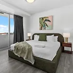 Apartment Stylish 3br - Huge Park On Doorstep - 5 Min To Cbd