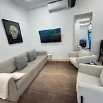 West Hub. Private Infrared Sauna Near & Much More! New Purpose Built Loft Style!