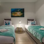 City Beach, Sleeps 6, Inc Carpark, Spectacular River Views, Brisbane Cbd Queens Wharf