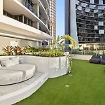 Apartment Queens Wharf Luxe Retreat -brisbane Cbd, Pool, Brisbane