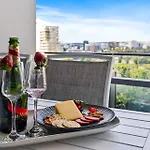 Apartment Queens Wharf Luxe Retreat -brisbane Cbd, Pool,