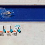 Modern Cbd Apartment With Skyline Views , Pool Gym & Free Parking