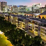 3Br Retreat At South Bank Near The Beach!