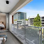 3br Retreat At South Bank Near The Beach!
