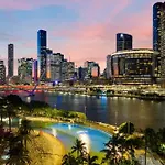 Apartment 3br Retreat At South Bank Near The Beach! *