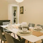 Apartment 3br Retreat At South Bank Near The Beach!
