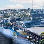 And River View 2b2b With Free Parking Apartment *