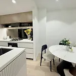 Apartment Queen's Reach - Brand New On Star Casino Bne *