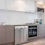 Apartment Lovely 2 Bedroom With River View With A Pool And A Gym In The Heart Of The Cbd