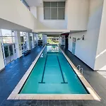 Apartment Stylish 3br - Huge Park On Doorstep - 5 Min To Cbd