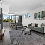 Stylish 3br - Huge Park On Doorstep - 5 Min To Cbd *