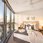 Apartment Level 56 Cbds Luxurious 5 Star Exp