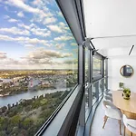 Level 56 Cbds Luxurious 5 Star Exp Apartment *