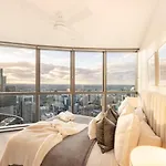 Apartment Level 56 Cbds Luxurious 5 Star Exp *
