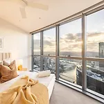 Level 56 Cbds Luxurious 5 Star Exp Apartment