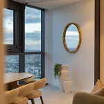 Level 56 Cbds Luxurious 5 Star Exp Apartment Brisbane