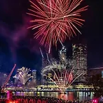 Level 56 Cbds Most Luxurious Apartment 5 Star Exp