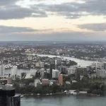 Level 56 Cbds Luxurious 5 Star Exp Apartment Brisbane