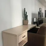 Affordable Cbd 2beds And Ducted Ac Walk To Everything Apartment Brisbane