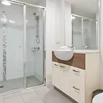 Affordable Cbd 2beds And Ducted Ac Walk To Everything