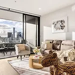 Apartment Stylish 2br Unit With Pool And Gym In South