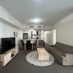 Affordable Cbd 2beds And Ducted Ac Walk To Everything Apartment *