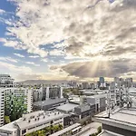 Stylish 2br Unit With Pool And Gym In South * Brisbane