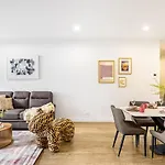 Apartment Stylish 2br Unit With Pool And Gym In South *