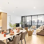 Apartment Stylish 2br Unit With Pool And Gym In South Brisbane