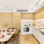Apartment Stylish 2br Unit With Pool And Gym In South