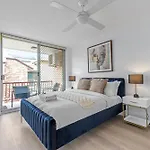 Comfy And Cozy Apt Near Hospitals And Cbd With Parking!