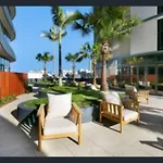 20Th-Floor Urban Oasis Fv