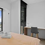 20th-floor Urban Oasis Fv Apartment