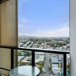 20Th-Floor Urban Oasis Fv