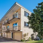 City Fringe Retreat Parkland Views Walk To Everything!