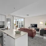 Floor 2bed-2bath-2car-pool-views - Cbd