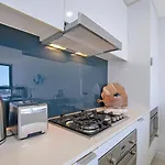 Blue Crush - Resort-Style Chic Near Cbd