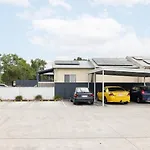 Smart Suites Self Check-In Apartments - N Freney