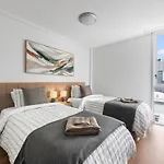 Hot In The 2bed-2bath-2car-study-pool-views Apartment *