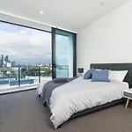 1b Southbank. Parking. Long Term