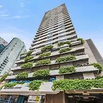 Luxe 3Br Apt With City Views, Car Park And Rooftop Pool