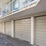 Modern 2Br Apartment Near Portside & Airport