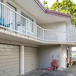 Modern 2Br Apartment Near Portside & Airport