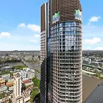 Queens Wharf - Luxe 2br With Stunning Views & Pool Apartment Brisbane