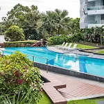 Riverside At Wateredge West End