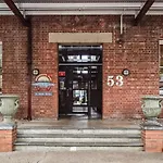 Stylish Riverside 2-Bedroom Apartment In Teneriffe