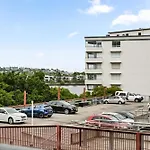 Stylish Riverside 2-Bedroom Apartment In Teneriffe