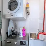 \'Sage Bloom\' Elegant Newstead Stay With Shared Pool