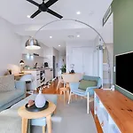 Apartment 'sage Bloom' Elegant Newstead With Shared Pool *